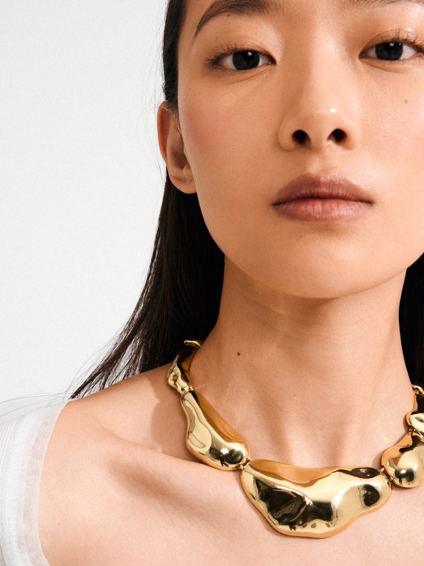 7253591 Q1G 7253591_Q1G_Free Statement Necklace Gold-P_2_Free Statement Necklace Gold-P Q1G.jpg_