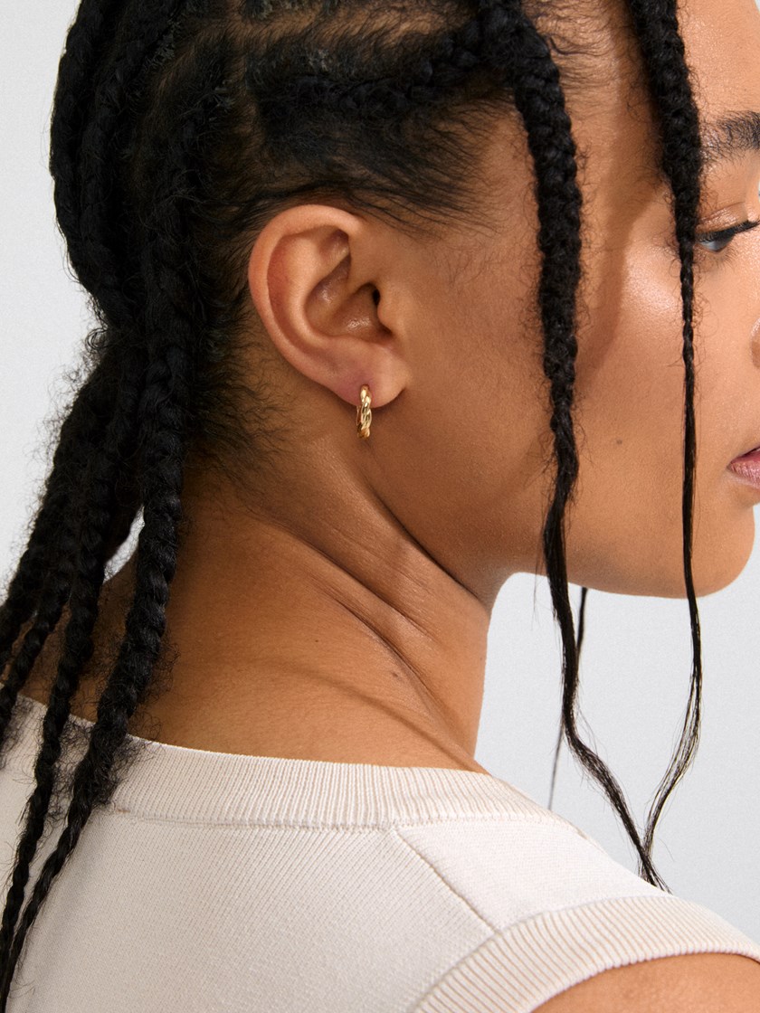 7253595 Q1G 7253595_Q1G_Declan Earrings Gold-Plated_2_Declan Earrings Gold-Plated Q1G_Declan Earrings Gold-Plated Q1G 7253595.jpg_