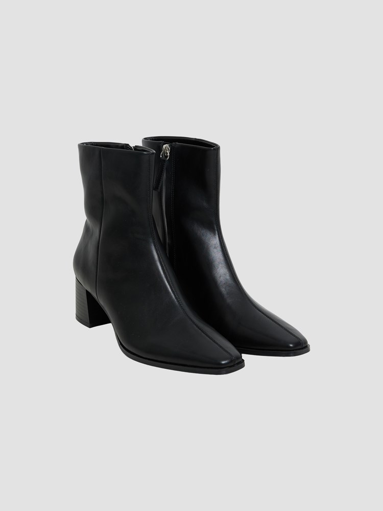Ingrid boots 7253932_ID2-DONNA-A26-Front_1_Ingrid boots ID2.jpg_