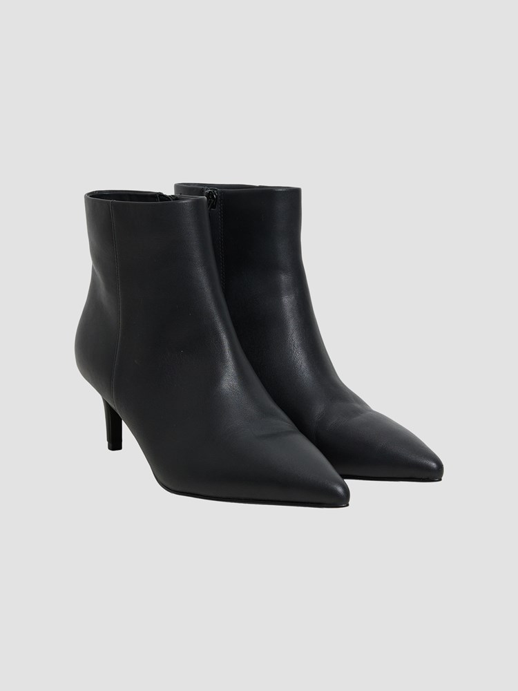 Laura boots 7253934_ID2-DONNA-A26-Front_1 (3).jpg_