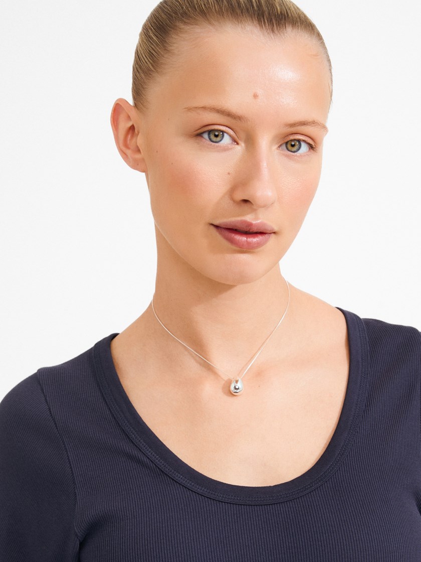 7254094 C38 7254094_C38_PILGRIM_smykke_silver_solv_dame_A26_3_Kaisyn Necklace C38.jpg_