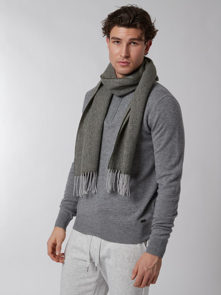 JP skjerf 7500065_GUC-JEANPAUL-A22-Modell-Front_3312_JP skjerf GUC.jpg_Front||Front