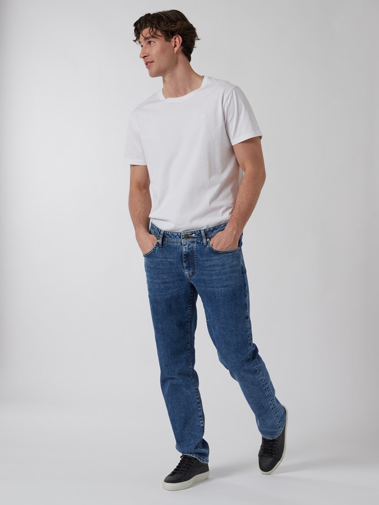 Leroy jeans 7500129_DAC-JEANPAUL-A22-Modell-Front_7645.jpg_Front||Front