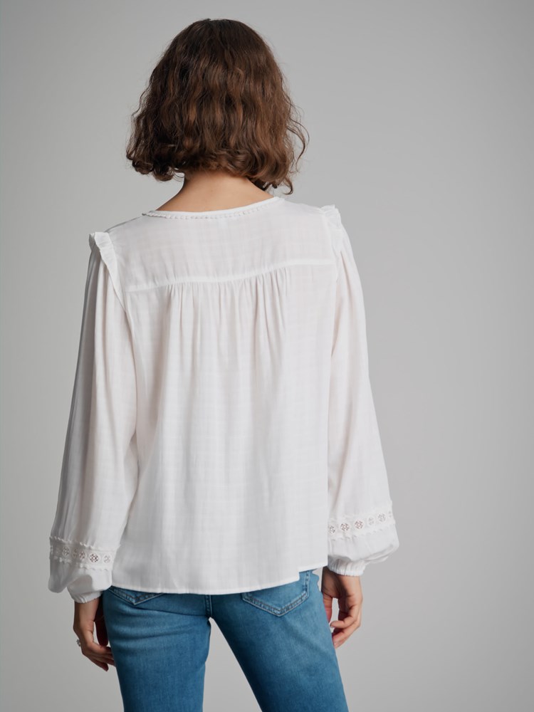 Avah bluse 7500171_O79-VAVITE-A22-Modell-Back_chn=match_2820_Avah bluse O79_Avah bluse O79 7500171.jpg_Back||Back