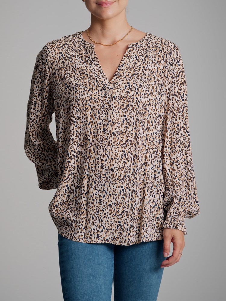 Ariella bluse 7500204_I4I-VAVITE-A22-Modell-Front_chn=match_5943_Ariella bluse I4I_Ariella bluse I4I 7500204.jpg_Front||Front