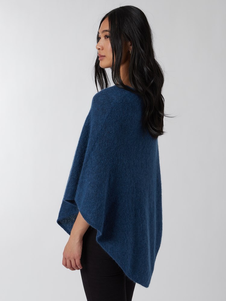 Lotty poncho 7500265_EPC-JEANPAUL-A22-Modell-Back_3110_Lotty poncho EPC_Lotty poncho EPC 7500265.jpg_Back||Back
