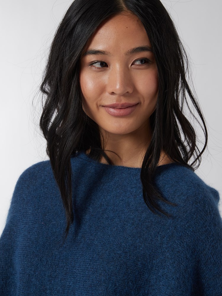 Lotty poncho 7500265_EPC-JEANPAUL-A22-Modell-Front_2174_Lotty poncho EPC_Lotty poncho EPC 7500265.jpg_Front||Front