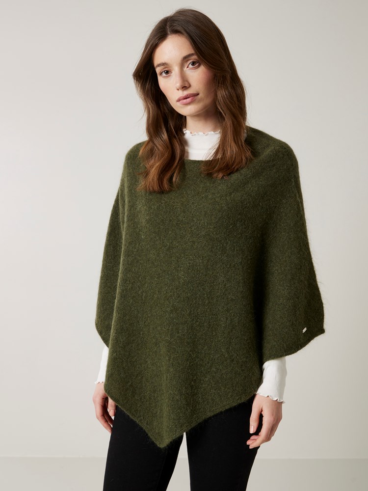 Lotty poncho 7500265_GTD-JEANPAUL-A22-Modell-Front_5077_Lotty poncho GTD.jpg_Front||Front