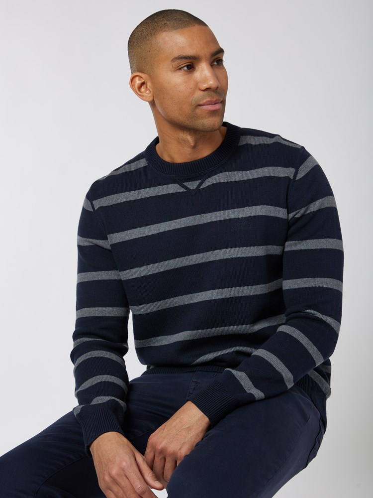 Antibes stripet genser 7500335_I3O-JEANPAUL-W22-Modell-Front_199.jpg_