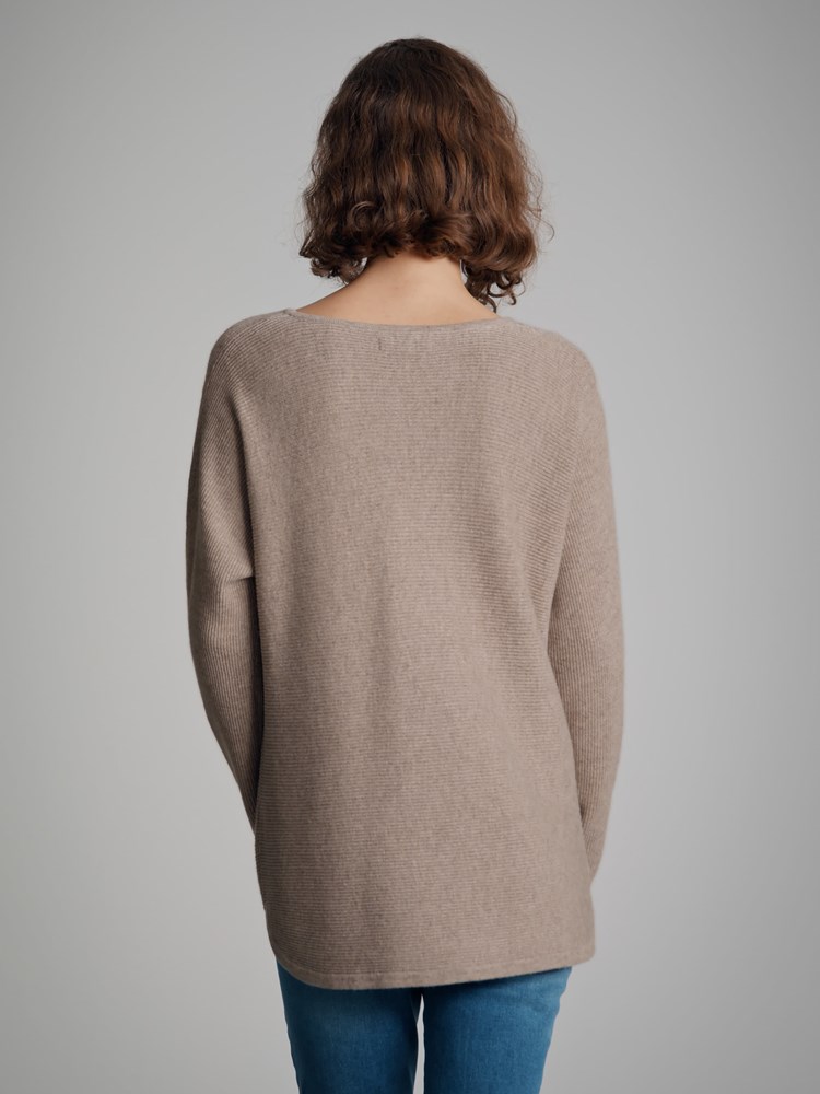 Molline genser 7500385_AMU-MARIEPHILIPPE-A22-Modell-Back_chn=match_6106_Molline genser AMU_Molline genser AMU 7500385.jpg_Back||Back
