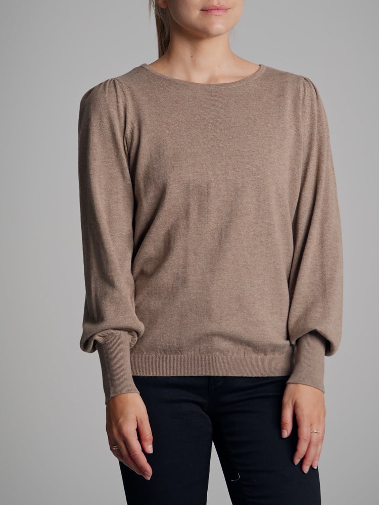 Olea genser 7500386_AMU-MARIEPHILIPPE-A22-Modell-Front_chn=match_2311_Olea genser AMU_Olea genser AMU 7500386.jpg_Front||Front
