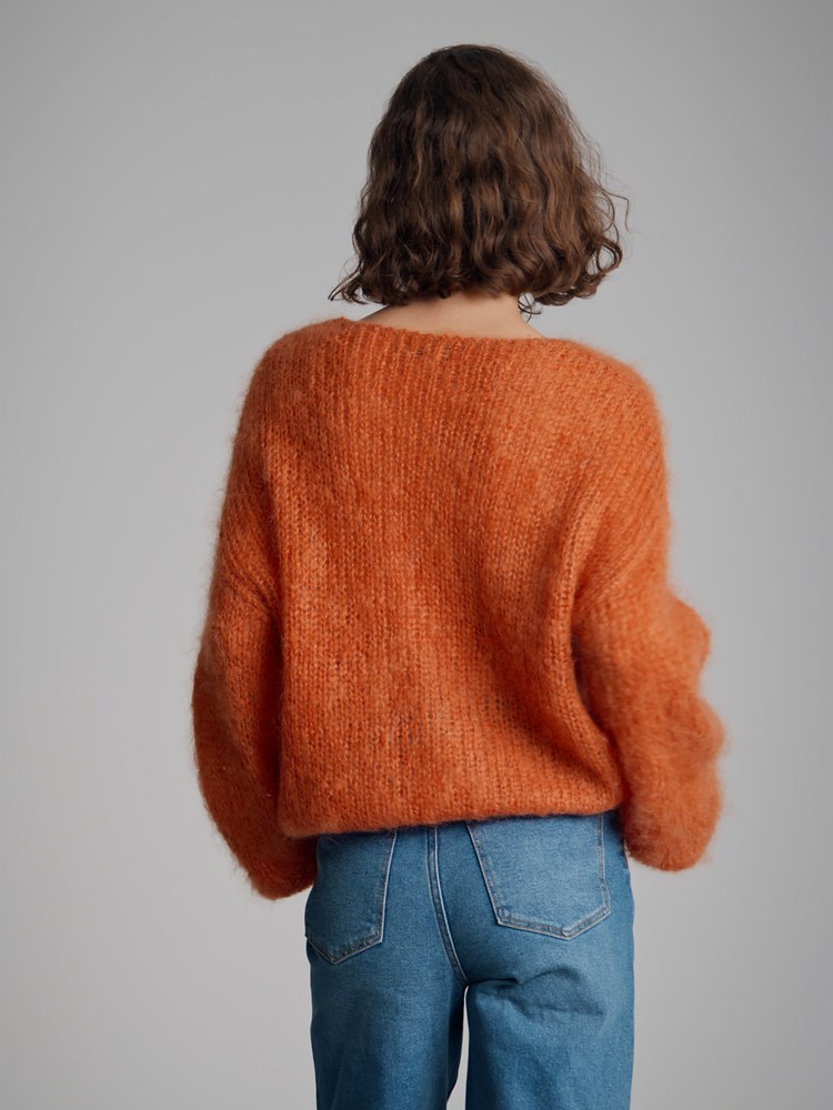 Stina genser 7500389_K4G-MARIEPHILIPPE-A22-Modell-Back_chn=match_1597_Stina genser K4G_Stina genser K4G 7500389.jpg_Back||Back