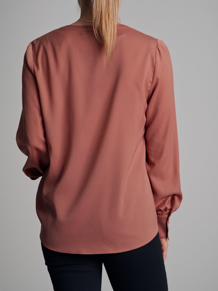 Vivo bluse 7500424_MPQ-MARIEPHILIPPE-A22-Modell-Back_chn=match_8338_Vivo bluse MPQ_Vivo bluse MPQ 7500424.jpg_Back||Back