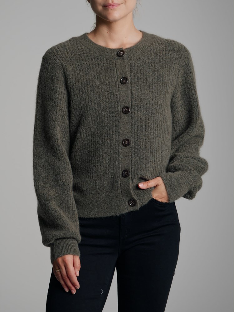 Antonia cardigan 7500463_IFJ-DONNA-A22-Modell-Front_chn=match_2090_Antonia cardigan IFJ_Antonia cardigan IFJ 7500463.jpg_Front||Front