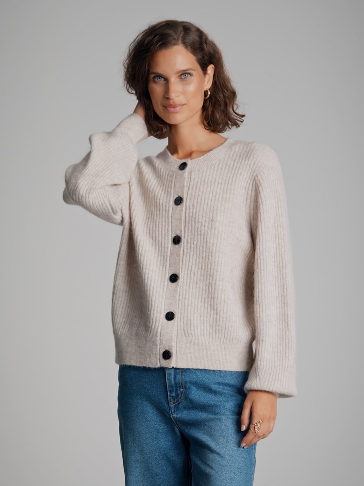 Antonia cardigan 7500463_O79-DONNA-A22-Modell-Front_chn=match_9482_Antonia cardigan O79_Antonia cardigan O79 7500463.jpg_Front||Front
