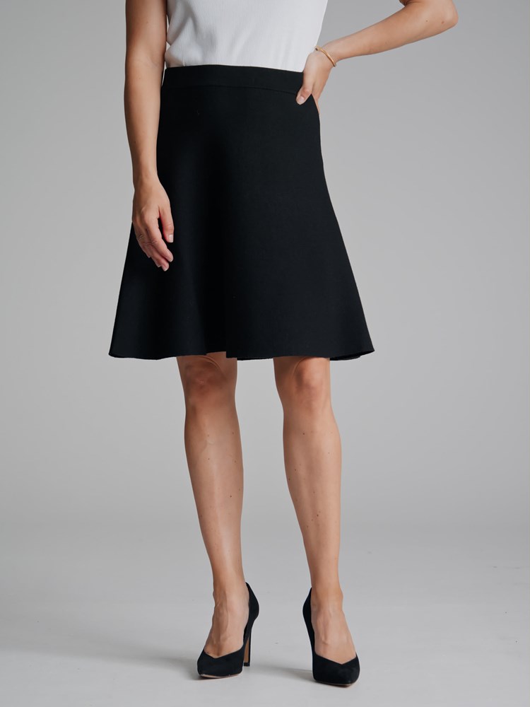 Hanna skjørt 7500495_CAB-DONNA-A22-Modell-Front_chn=match_2163_Hanna skjørt CAB_Hanna skjørt CAB 7500495.jpg_Front||Front
