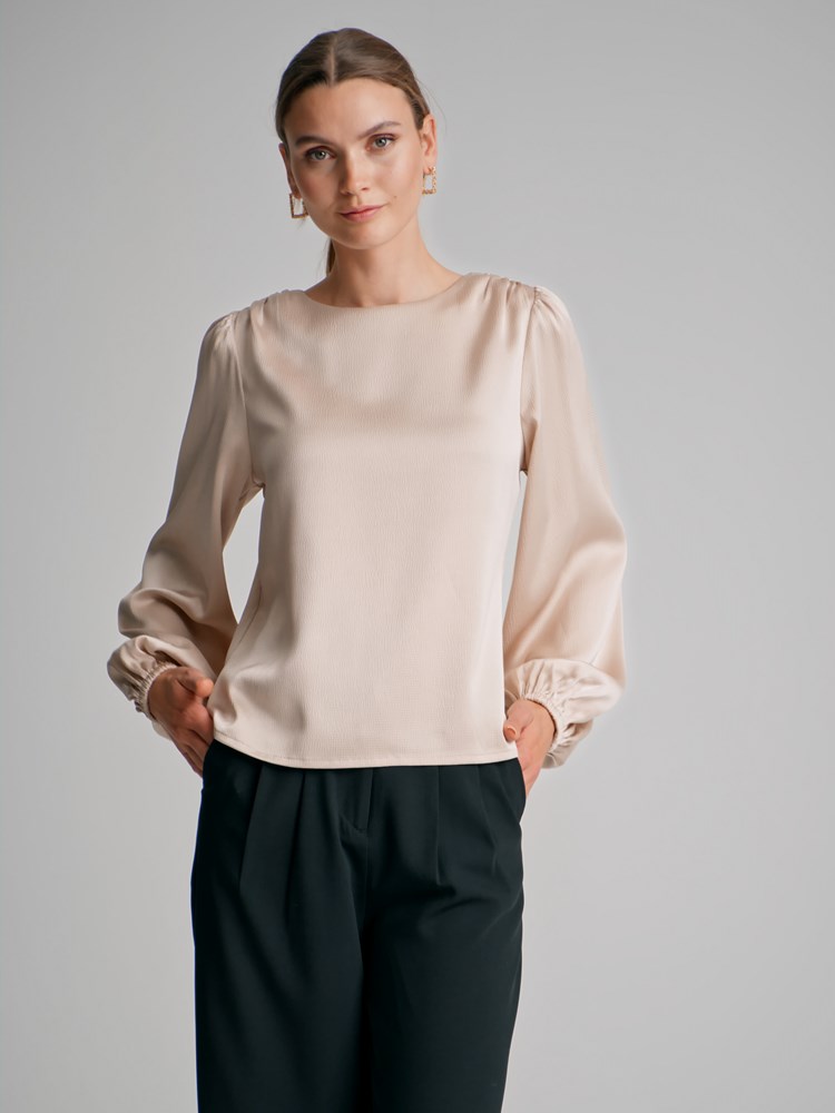 Averie bluse 7500628_A9I-DONNA-W22-Modell-Front_chn=match_3158_Averie bluse A9I_Averie bluse A9I 7500628.jpg_Front||Front