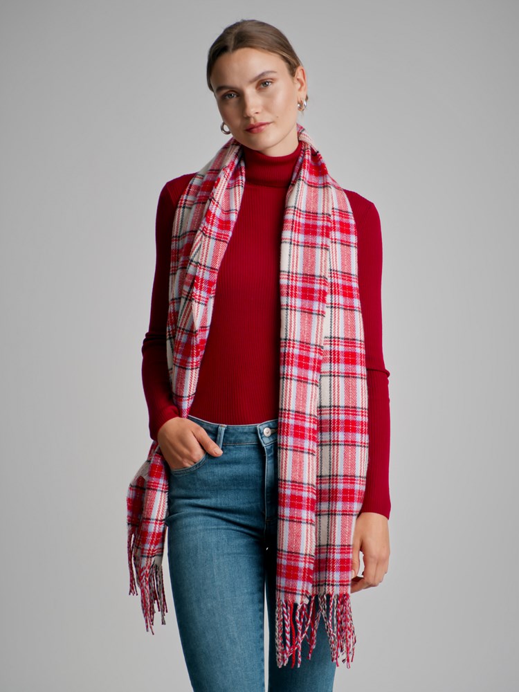Catherina skjerf 7500647_K5L-VAVITE-W22-Modell-Front_chn=match_1464_Catherina skjerf K5L_Catherina skjerf K5L 7500647.jpg_Front||Front
