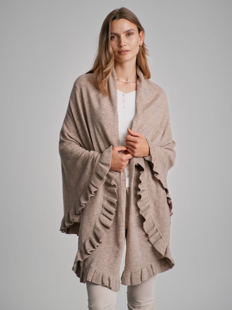 Sandra poncho 7500652_AMU-MARIEPHILIPPE-W22-Modell-Front_chn=match_8585_Sandra poncho AMU 7500652.jpg_Front||Front
