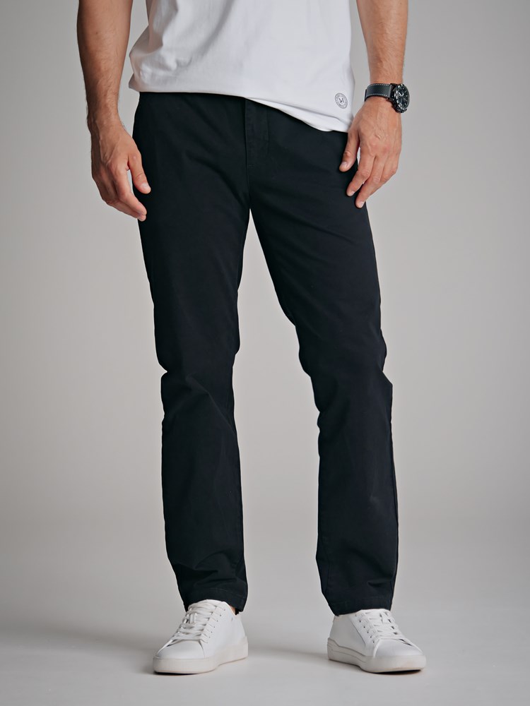 Forli chinos 7500705_C18-MarioConti-A22-modell-front_Forli chinos C18_Forli chinos C18 7500705.jpg_Front||Front