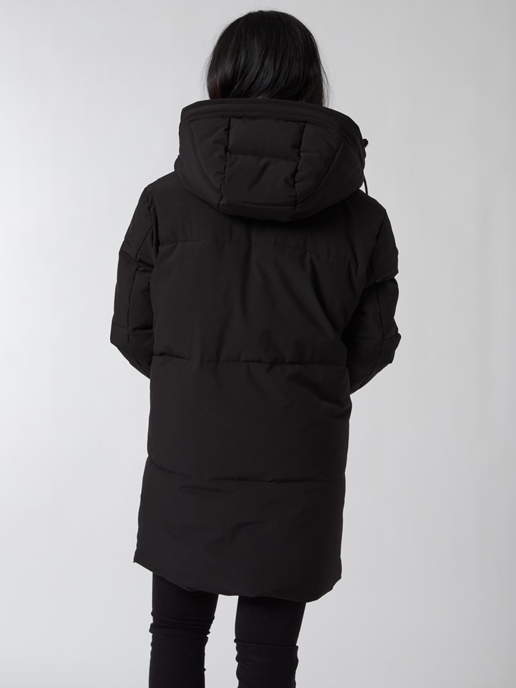 Brielle jakke 7500765_ID2_Jean Paul_Brielle Jakke_A22_2999_Modell_ (1)_Brielle jakke ID2_Brielle jakke ID2 7500765.jpg_