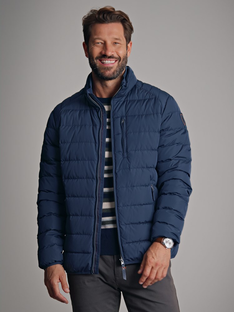 Vermont dunjakke 7500806_EMU-REDFORD-A22-Modell-Front_chn=match_4097.jpg_Front||Front