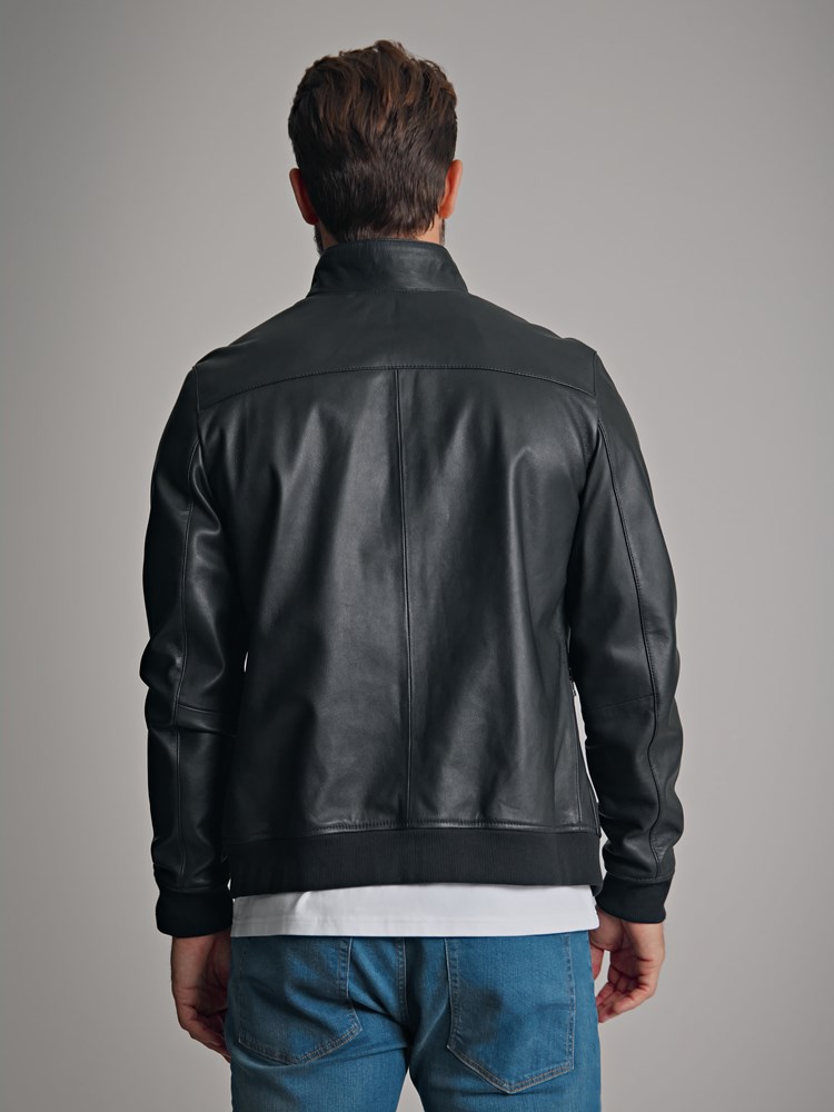 Como skinnjakke 7500862_CAB-MARIOCONTI-A22-Modell-Back_chn=match_2887.jpg_Back||Back