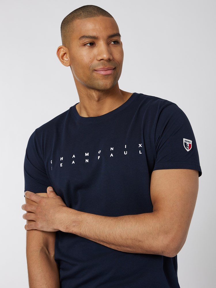 Benedict t-skjorte 7500977_EM6-JEANPAUL-W22-Modell-Front_1692_Benedict t-skjorte EM6.jpg_Front||Front