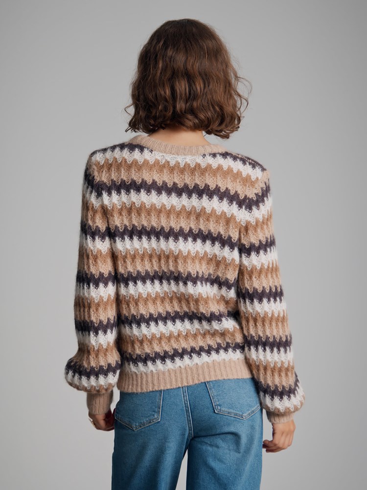 Marina genser 7500978_AIN-DONNA-A22-Modell-Back_chn=match_5723_Marina genser AIN_Marina genser AIN 7500978.jpg_Back||Back