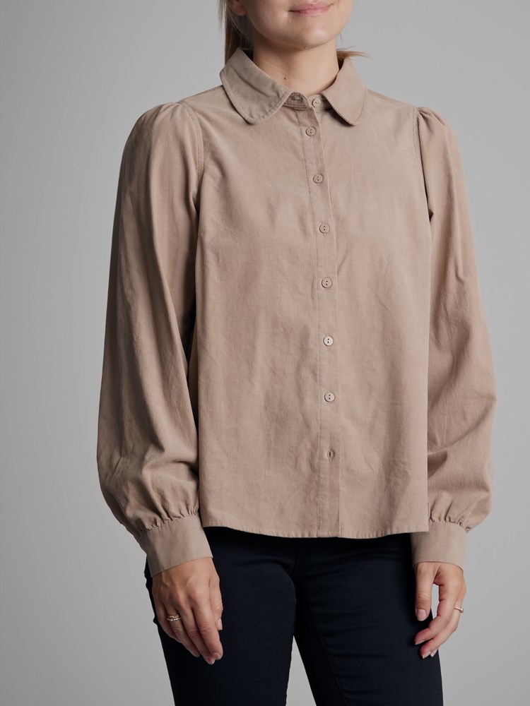 Gianna bluse 7500985_AEI-VAVITE-A22-Modell-Front_chn=match_6073_Gianna bluse AEI_Gianna bluse AEI 7500985.jpg_Front||Front