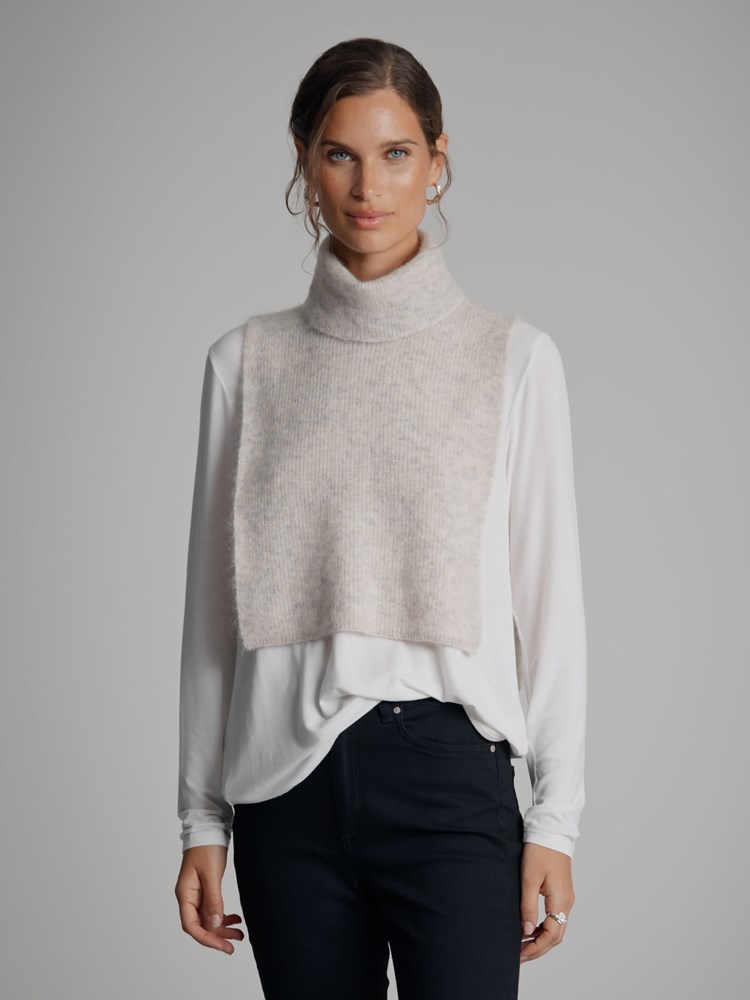 Miranda polohals 7500994_IEW-DONNA-A22-Modell-Front_chn=match_5831_Miranda polohals IEW_Miranda polohals IEW 7500994.jpg_Front||Front