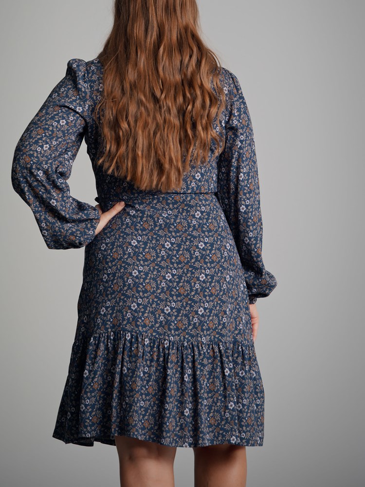 Ariella omslagskjole 7501159_EM1-VAVITE-A22-Modell-Back_chn=match_6008.jpg_Back||Back