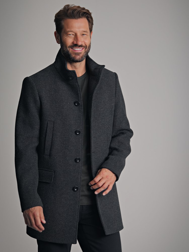 Casper ullfrakk 7501339_ID2-MarioConti-A22-modell-front.jpg_Front||Front