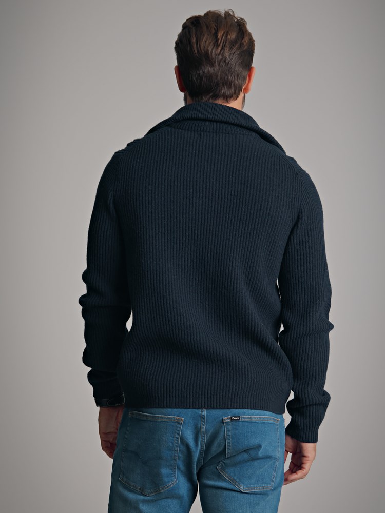 Teodor cardigan 7501340_EM1-MARIOCONTI-A22-Modell-Back_chn=match_4798_Teodor cardigan EM1_Teodor cardigan EM1 7501340.jpg_Back||Back