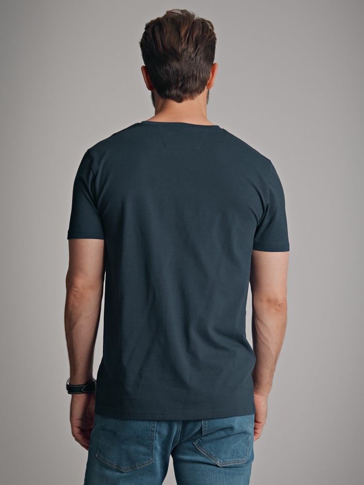 Don t-skjorte 7501347_EM6-MarioConti-A22-modell-back.jpg_Back||Back