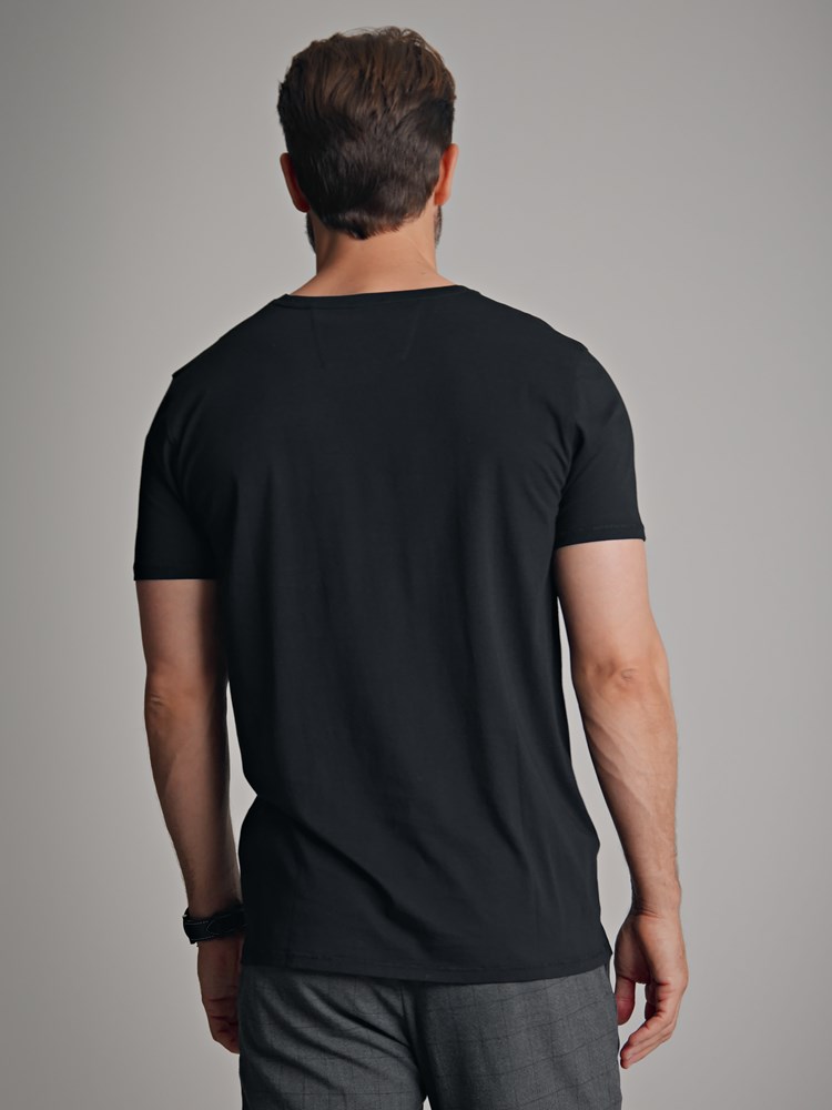Bologna t-skjorte 7501349_CAB-MarioConti-A22-modell-back.jpg_Back||Back