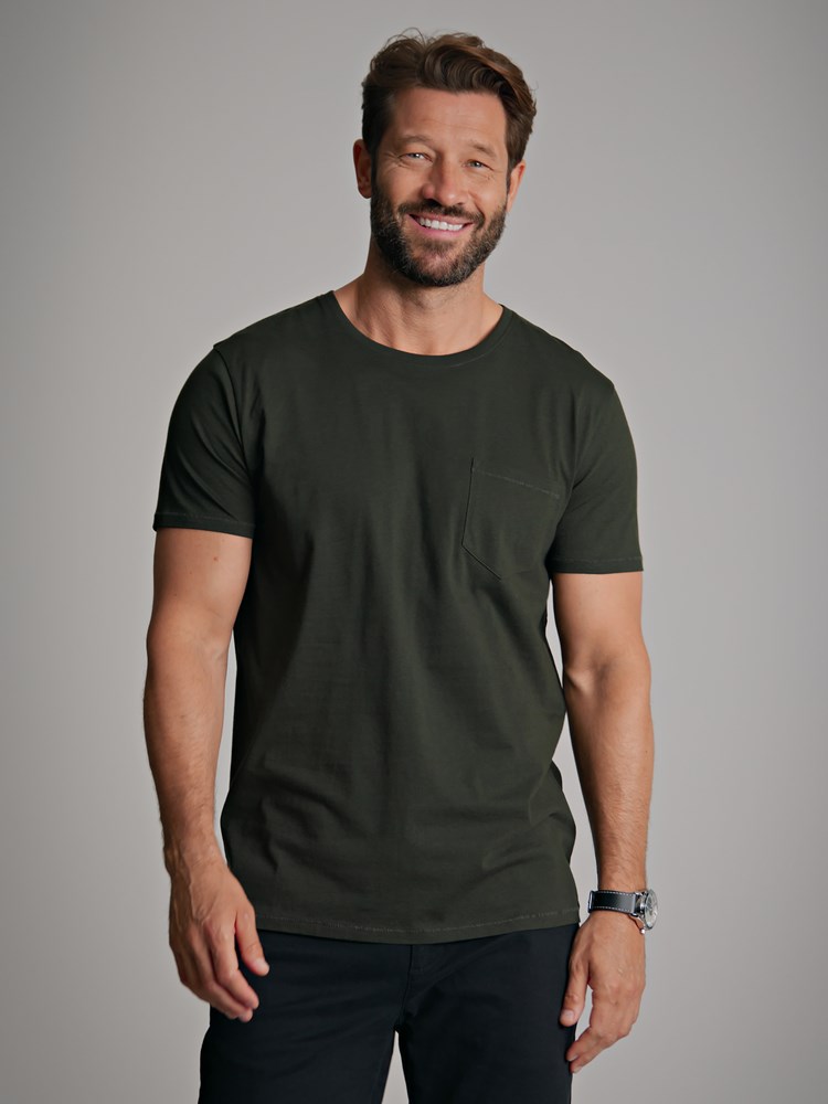 Bologna t-skjorte 7501349_GOV-MarioConti-A22-modell-front.jpg_Front||Front