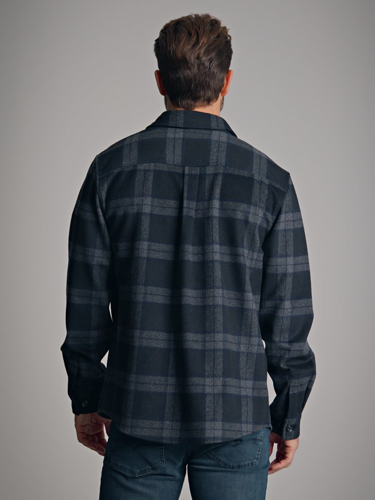 Leo storskjorte 7501442_EGC-MarioConti-A22-modell-back.jpg_