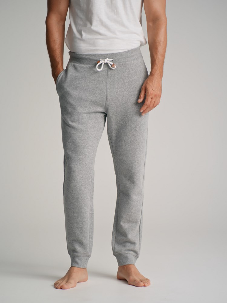 West joggebukse 7501468_IEY-REDFORD-W22-Modell-Front_chn=match_5039.jpg_Front