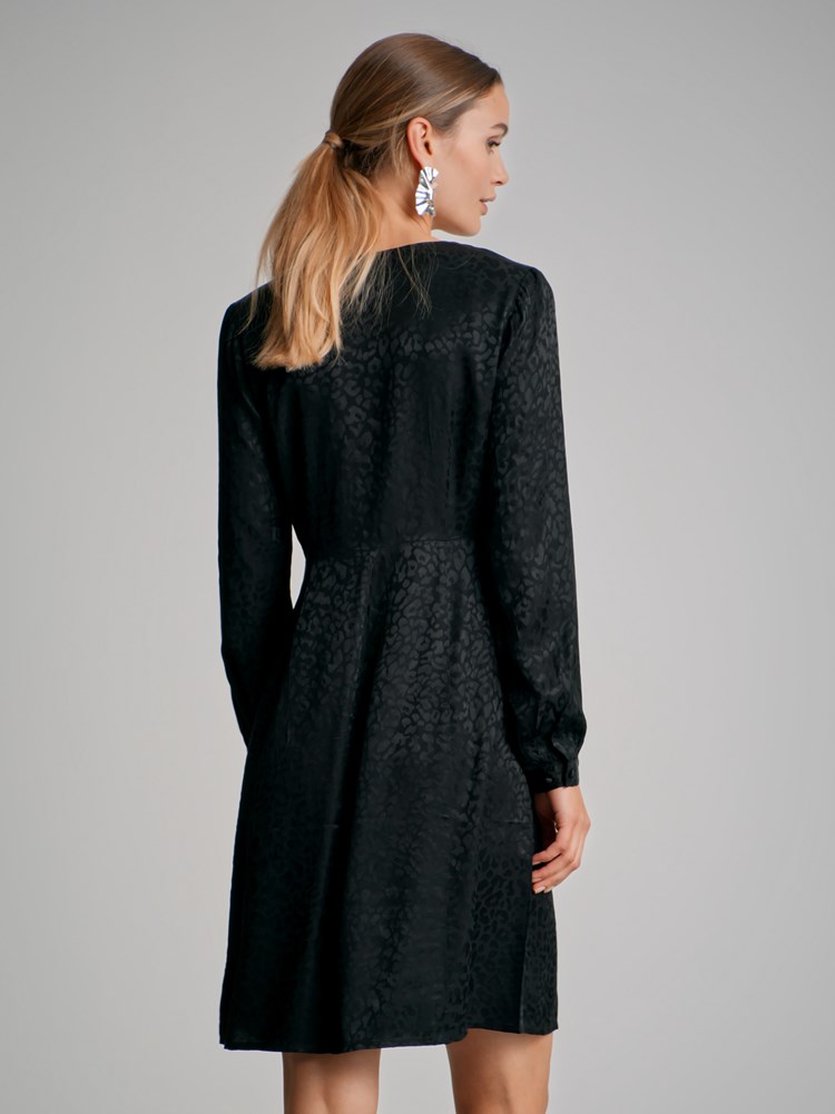 Amaretta kjole 7501471_CAB-DONNA-W22-Modell-Back_chn=match_8978_Amaretta kjole CAB_Amaretta kjole CAB 7501471.jpg_Back||Back