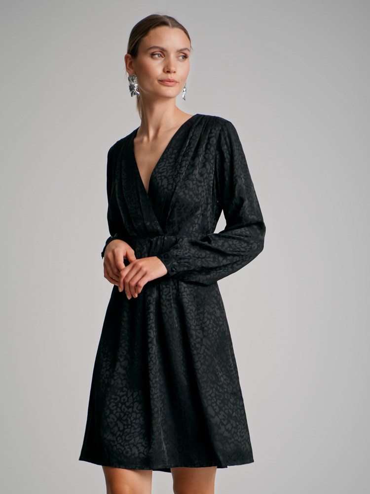 Amaretta kjole 7501471_CAB-DONNA-W22-Modell-Front_chn=match_4297_Amaretta kjole CAB_Amaretta kjole CAB 7501471.jpg_Front||Front