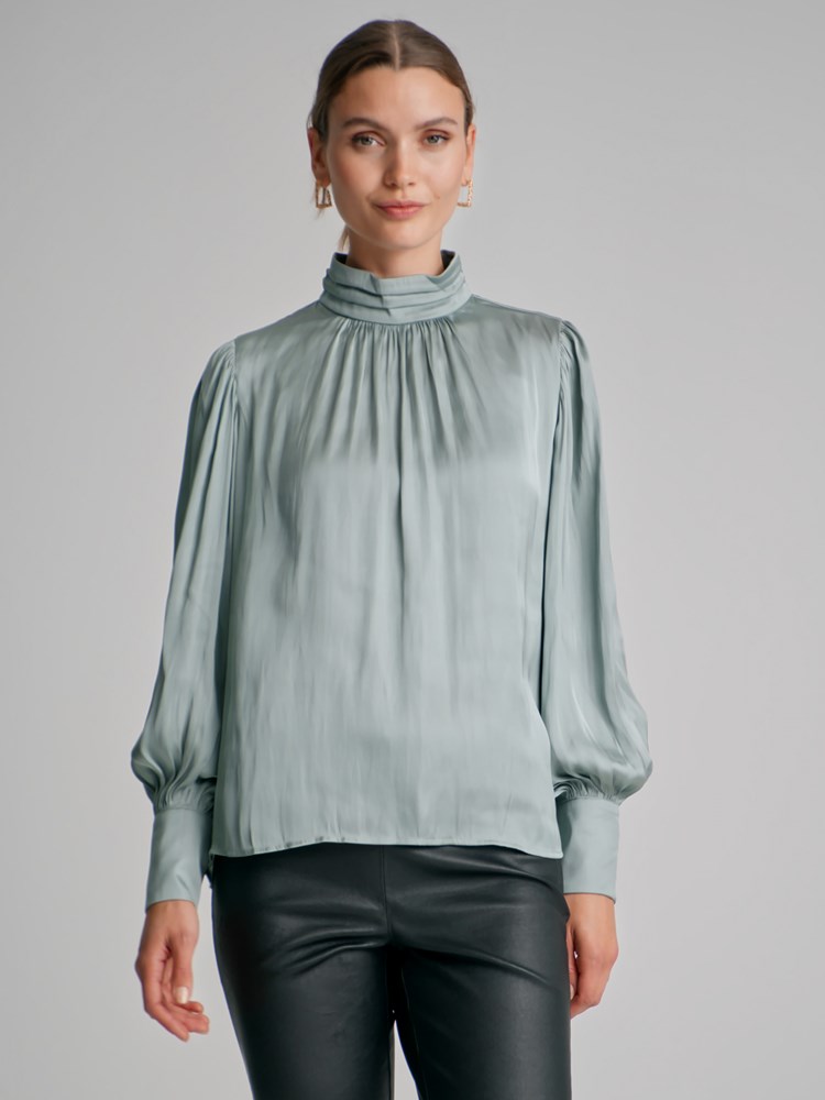Adele bluse 7501544_GIV-MARIEPHILIPPE-W22-Modell-Front_chn=match_254_Adele bluse GIV_Adele bluse GIV 7501544.jpg_Front||Front