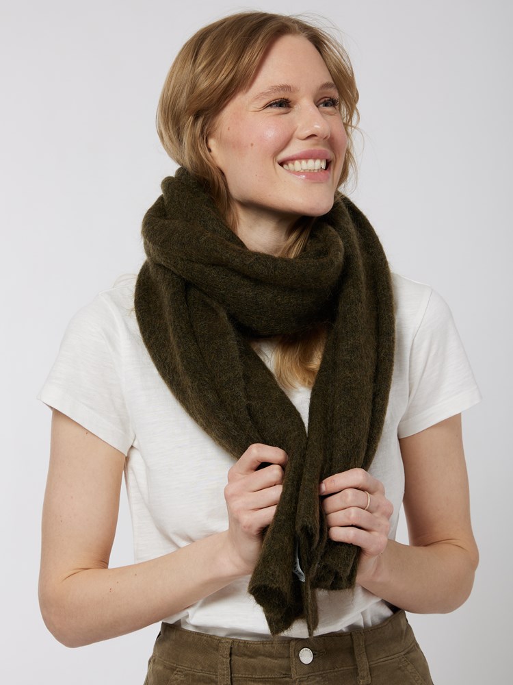 Elaine skjerf 7501567_GTD_Jean Paul_Elaine Skjerf_W22_Modell_Elaine skjerf GTD_Elaine skjerf GTD 7501567.jpg_