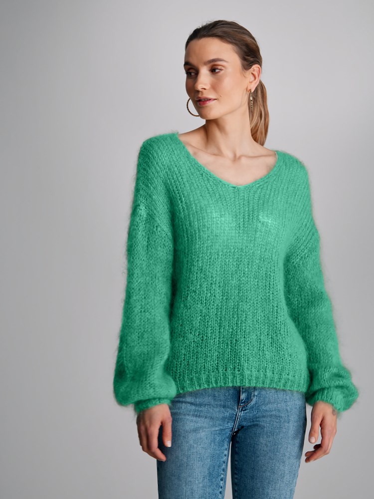 Stina genser 7501773_GJA-MARIEPHILIPPE-S23-Modell-Front_chn=match_7231__Stina genser GJA 7501773.jpg_Front||Front