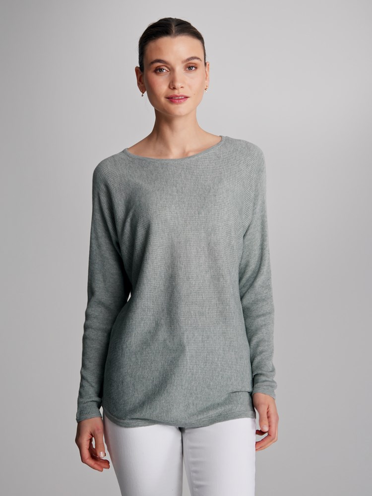 Mona genser 7501782_GLS-MARIEPHILIPPE-S23-Modell-Front_chn=match_956_Mona genser GLS 7501782.jpg_Front||Front