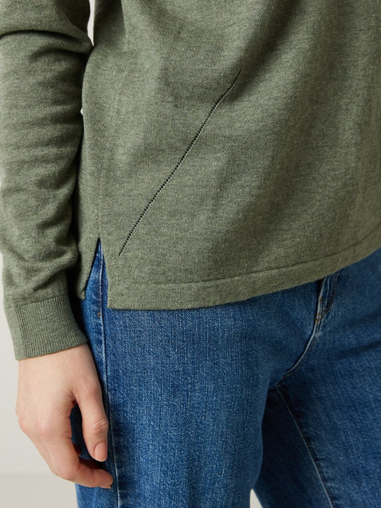 Agnes genser 7501784_GMM-JEANPAUL-S23-Modell-Front_4036_Agnes genser GMM 7501784.jpg_