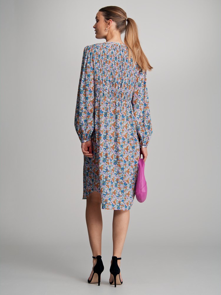 Fleur kjole 7502145_O79-DONNA-S23-Modell-Back_chn=match_1096_Fleur kjole O79 7502145.jpg_Back||Back