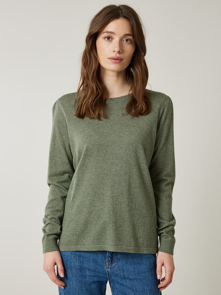 Agnes genser 7502184_GMM-JEANPAUL-S23-Modell-Front_2152_Agnes genser GMM 7501784.jpg_