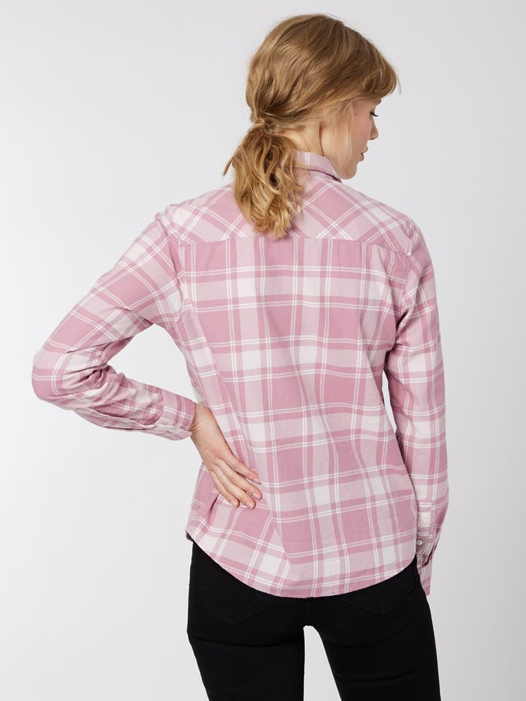 Manon flanellskjorte 7502207_MNX-JEANPAUL-W22-Modell-Front_6591_Manon flanellskjorte MNX_Manon flanellskjorte MNX 7502207.jpg_Front||Front