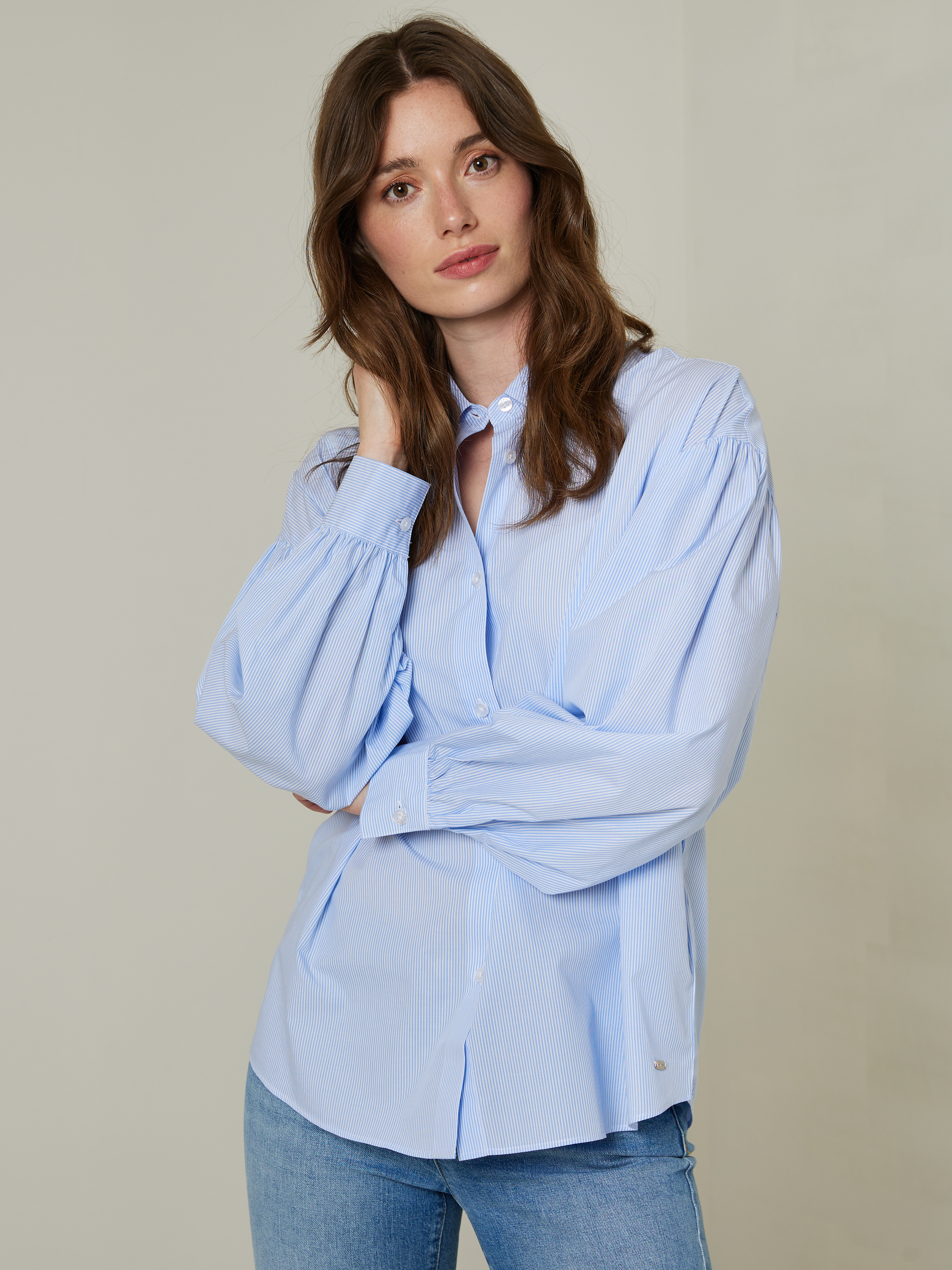 Kathy stripet skjorte 7502382_EN3-JEANPAUL-S23-Modell-Front_3534_Kathy stripet skjorte EN3 7502382.jpg_Front||Front